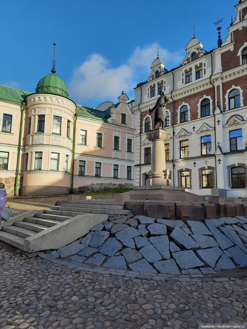 Шерлок Nines D'Onil, или Иванка идёт по следу Белки Баскервилей (и не только)