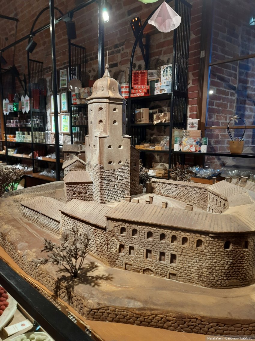 Шерлок Nines D'Onil, или Иванка идёт по следу Белки Баскервилей (и не только)