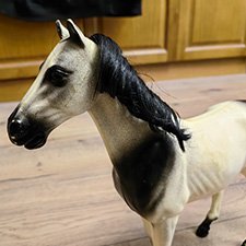 Продам лошадь Pedigree Sindy Horse