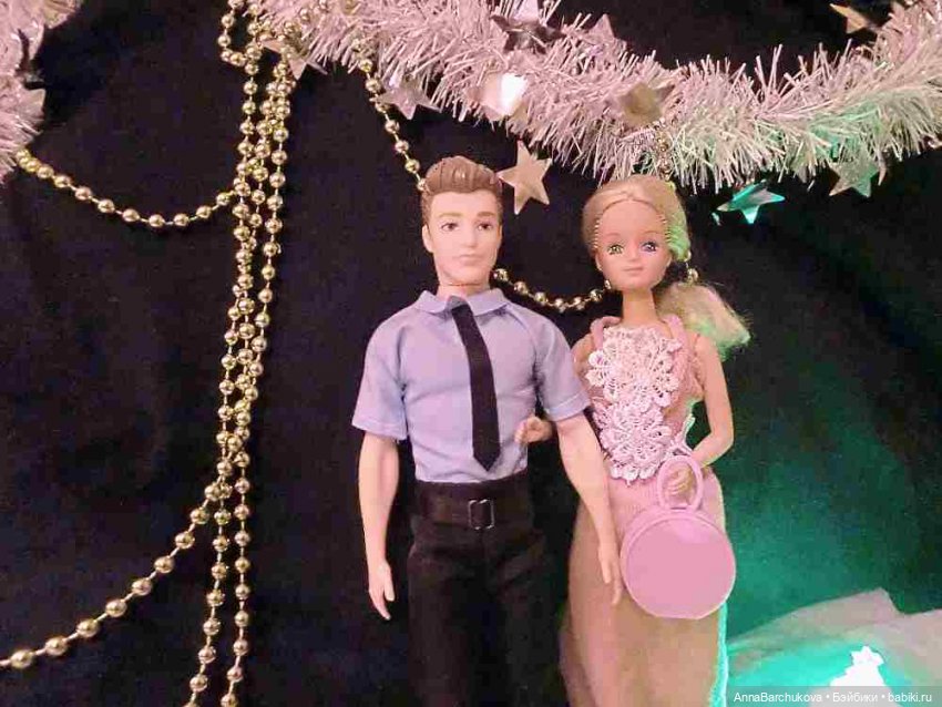Макс и Юля идут на Новогодний бал