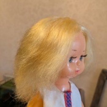 Малышка с накачанной шеей