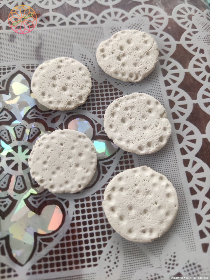 Лепим из глины — Авторские украшения и аксессуары для кукол: фото (фото 2)