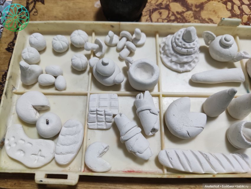 Лепим из глины — Авторские украшения и аксессуары для кукол: фото (фото 3)