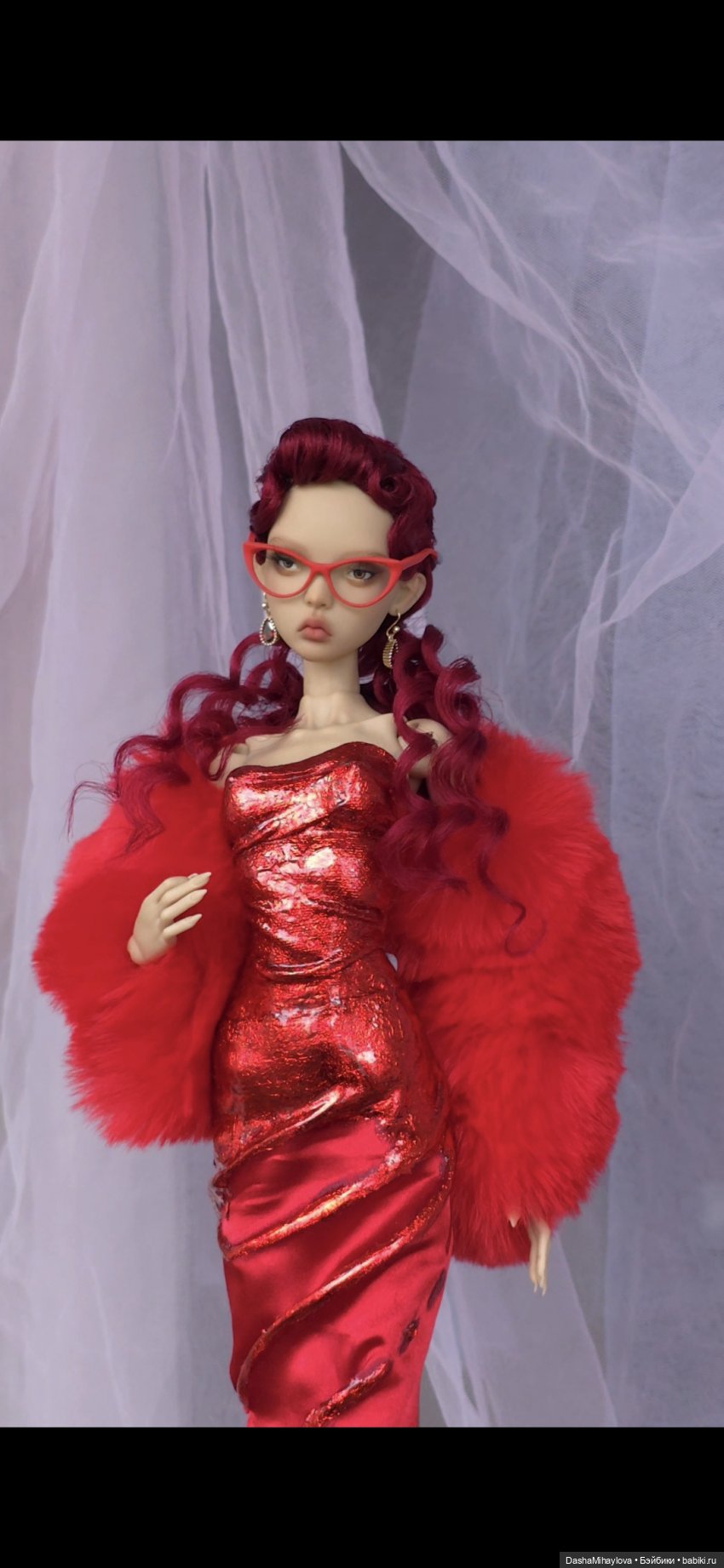 Платье из красного золота и парик комбинация вместе (фото 3)