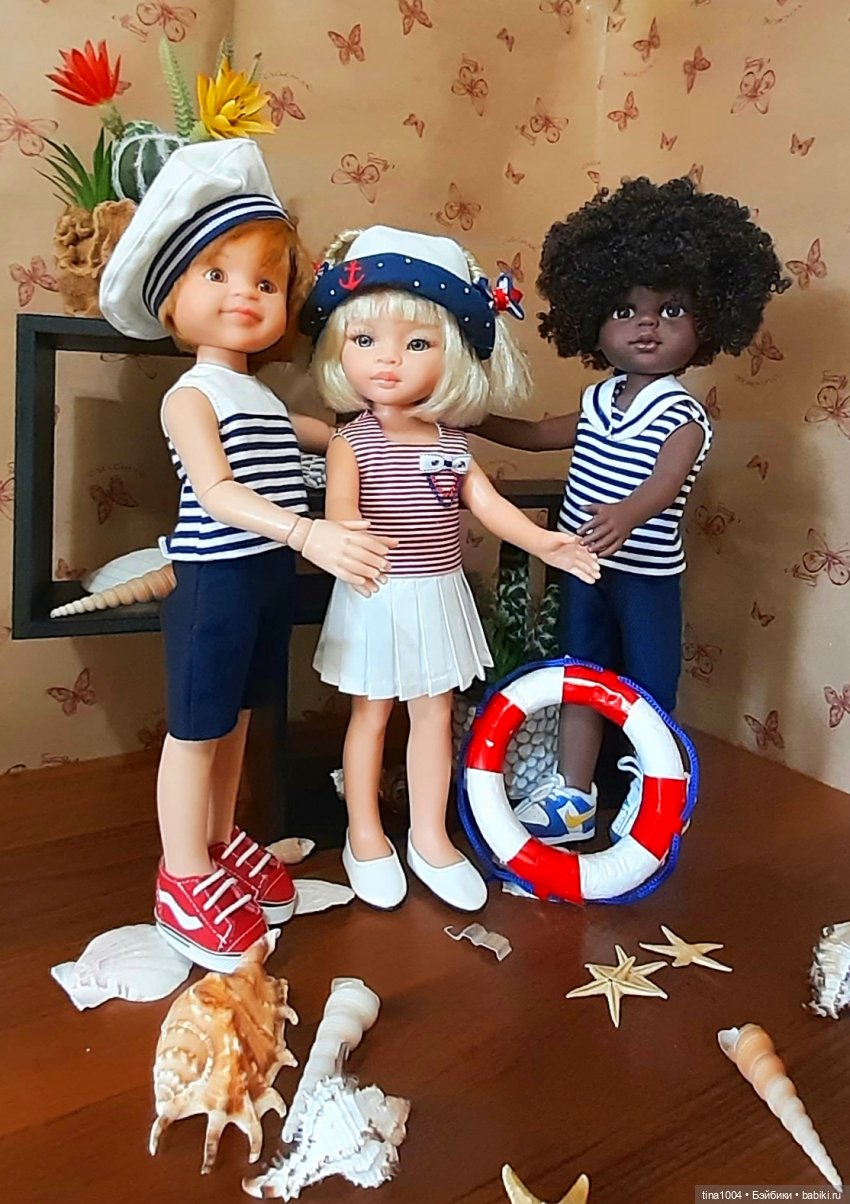 ИЗ ЖИЗНИ КУКОЛ Во что они одеваются