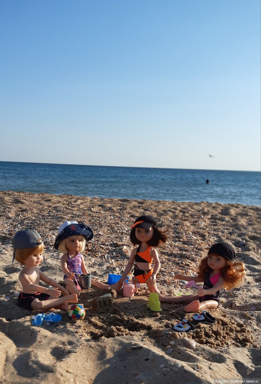 ИЗ ЖИЗНИ КУКОЛ Как они отдыхают (фото 3)