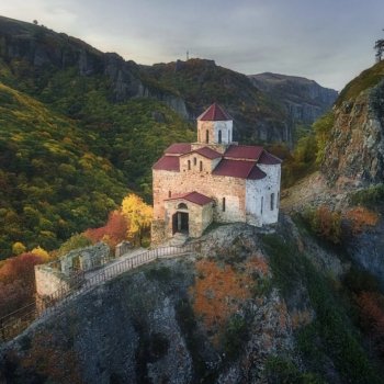 Осенние прогулки. Дорога к храму 1ч