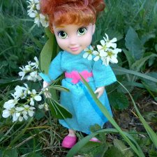 Весенняя прогулка Алексы с кузиной.