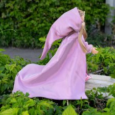 Кукла Паола Рейна в костюме Золушки из фильма 1973 года "Три орешка для Золушки"