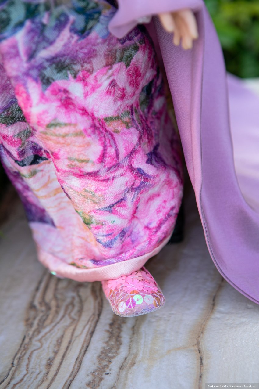 Кукла Паола Рейна в костюме Золушки из фильма 1973 года "Три орешка для Золушки" (фото 2)