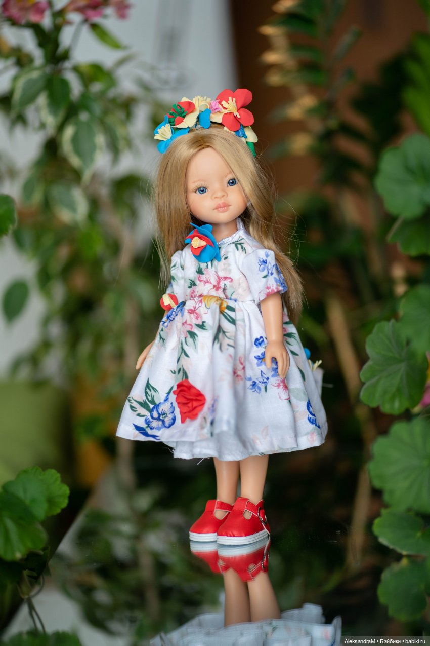 Белые платья для Паола Рейна