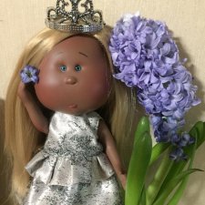 Принцесса была прекрасная... Погода стояла ужасная...