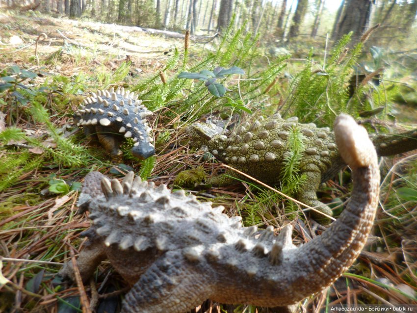 Анкилозавры в весеннем лесу