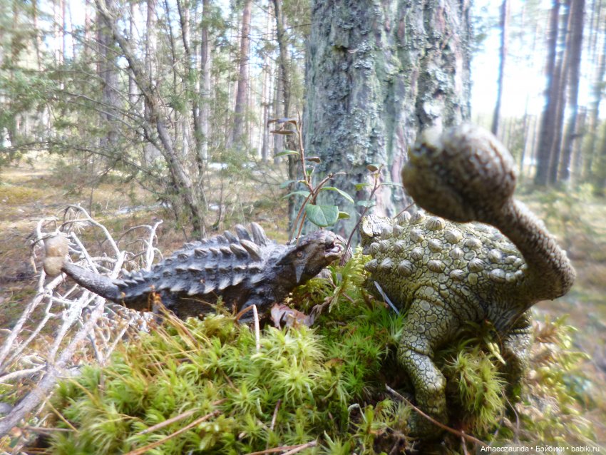 Анкилозавры в весеннем лесу