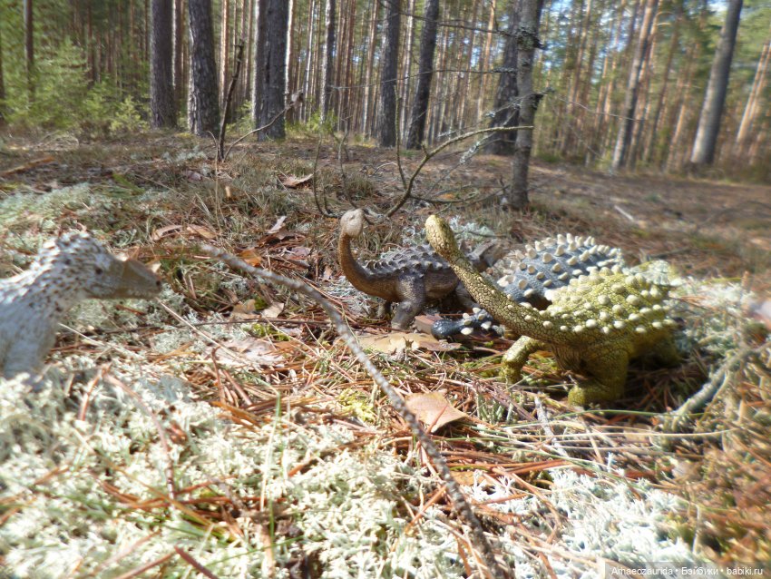 Анкилозавры в весеннем лесу