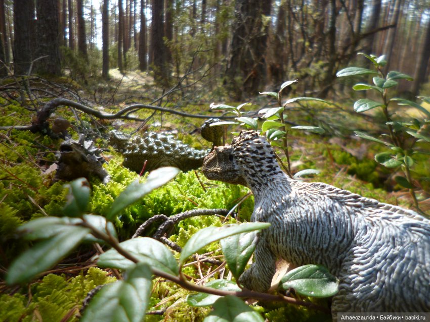 Анкилозавры в весеннем лесу