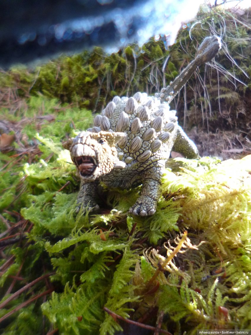 Анкилозавры в весеннем лесу (фото 5)