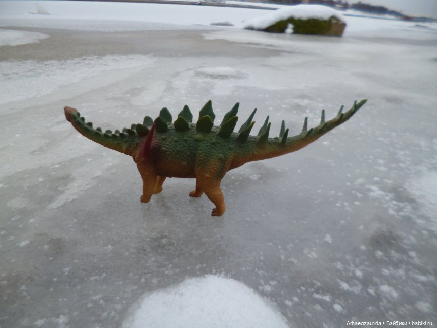 Зима пришла: ящеры и снег