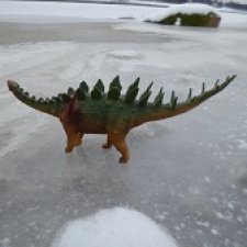 Зима пришла: ящеры и снег