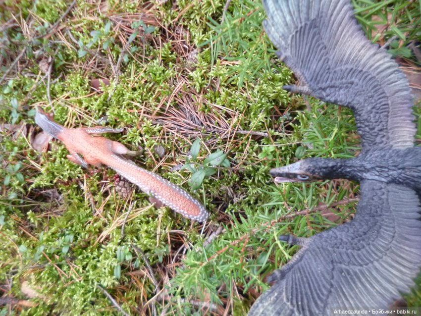 Ящеры в лесу: раненый раптор | Бэйбики Ящеры в лесу: раненый раптор (фото 3)