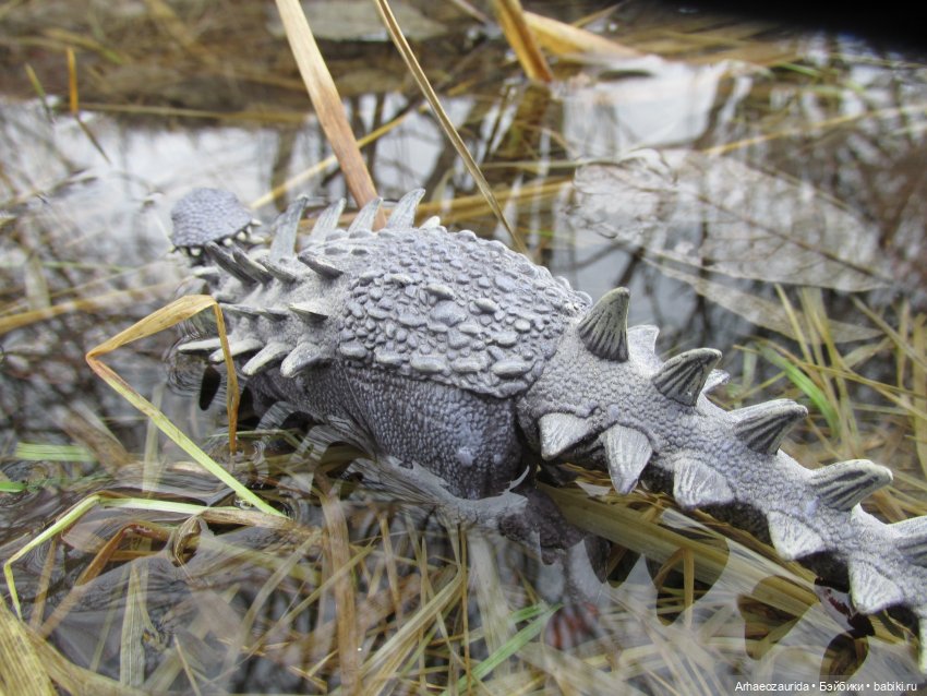 Ящеры в Холмах: камни и трава