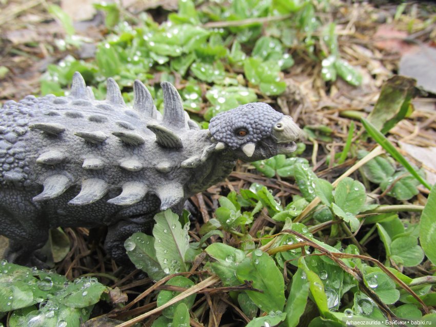 Ящеры в Холмах: камни и трава