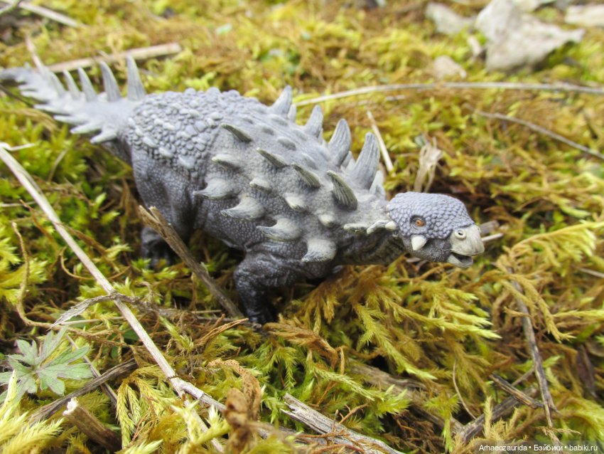 Ящеры в Холмах: камни и трава