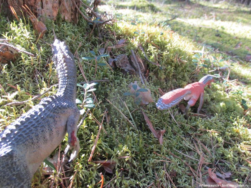 Ящеры в лесу: чужая добыча | Бэйбики Ящеры в лесу: чужая добыча