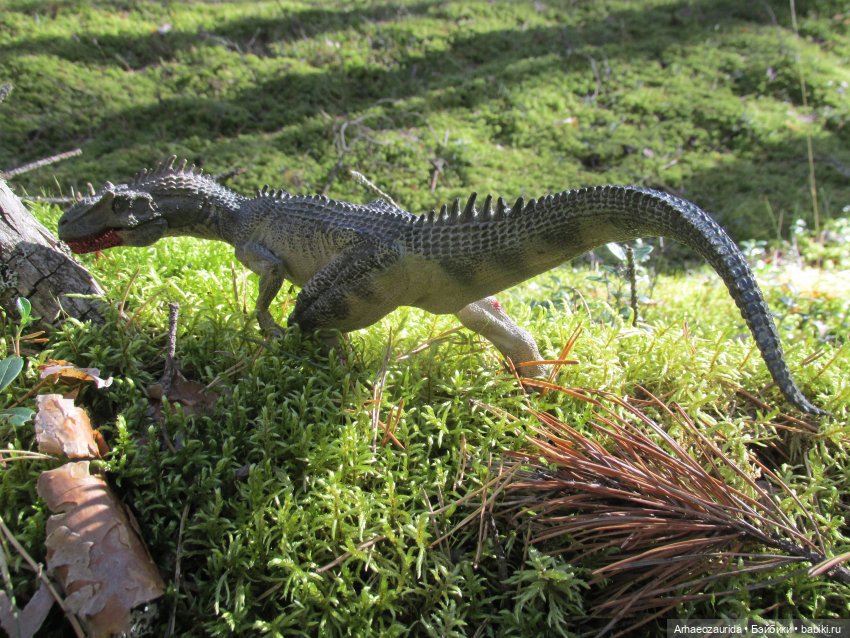 Ящеры в лесу: чужая добыча