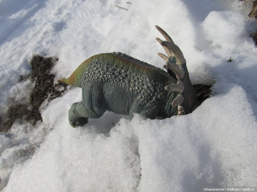 Ящеры у реки: зелёное под белым (фото 2)