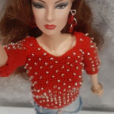 Свитер с бусинами