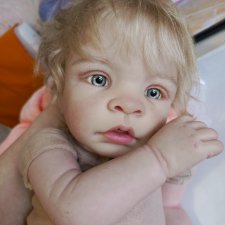 Очаровательная девочка реборн