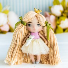 Маленькая куколка Ева