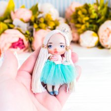 Маленькая куколка Стефани.