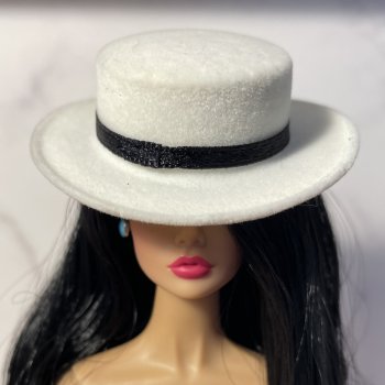 Один лишь взгляд и лютый холод по спине