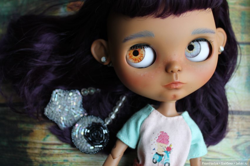 Лу после изменения макияжа Лу после изменения макияжа