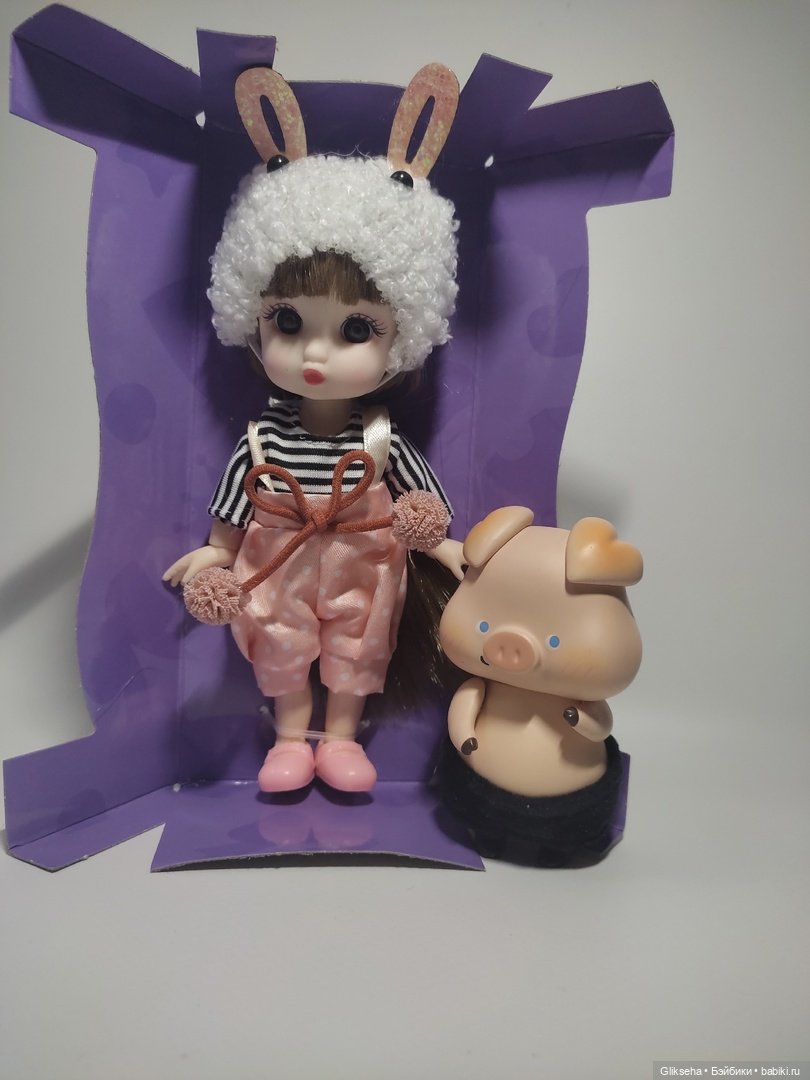 Чуня - блогер - кукольник распаковывает куколку в ДЕНЬ КУКОЛЬНИКА