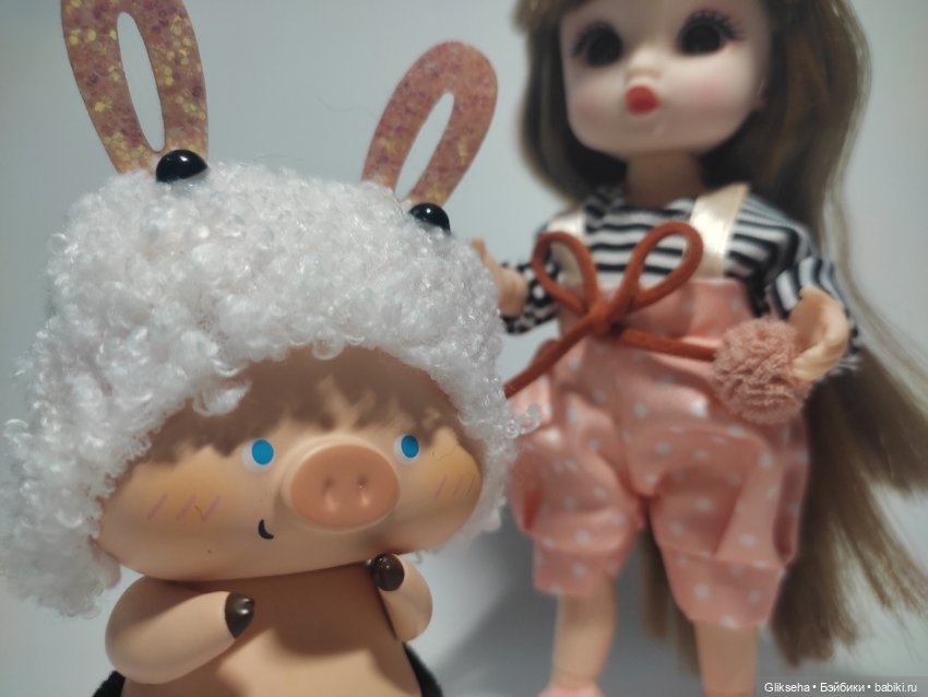 Чуня - блогер - кукольник распаковывает куколку в ДЕНЬ КУКОЛЬНИКА