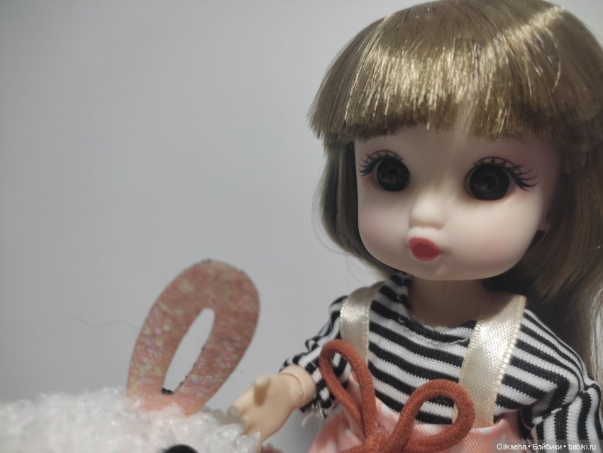 Чуня - блогер - кукольник распаковывает куколку в ДЕНЬ КУКОЛЬНИКА