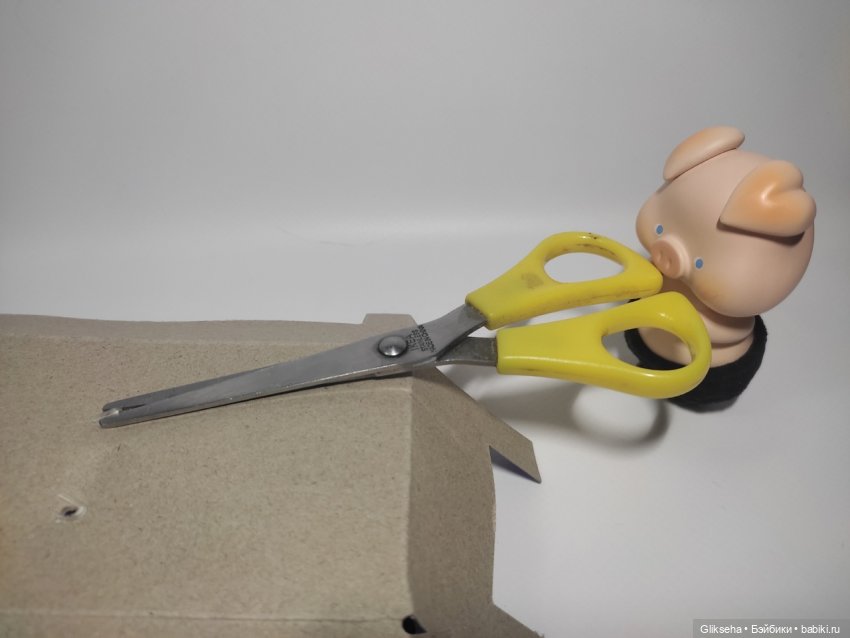 Чуня - блогер - кукольник распаковывает куколку в ДЕНЬ КУКОЛЬНИКА