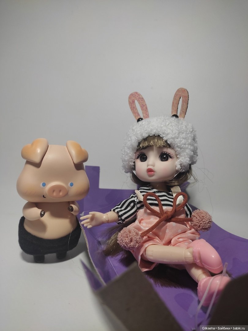 Чуня - блогер - кукольник распаковывает куколку в ДЕНЬ КУКОЛЬНИКА