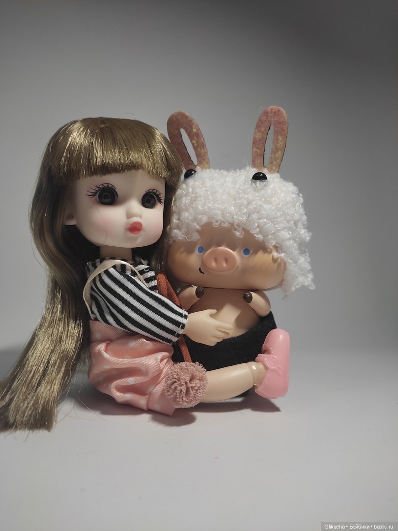 Чуня - блогер - кукольник распаковывает куколку в ДЕНЬ КУКОЛЬНИКА