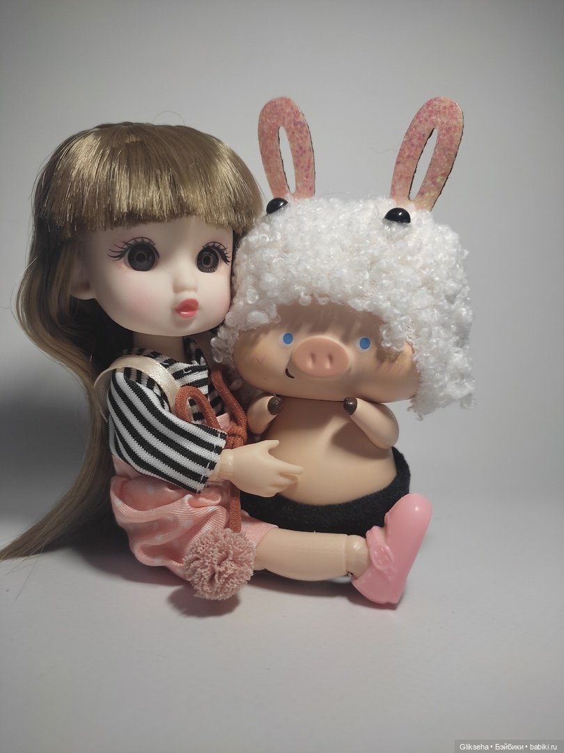 Чуня - блогер - кукольник распаковывает куколку в ДЕНЬ КУКОЛЬНИКА