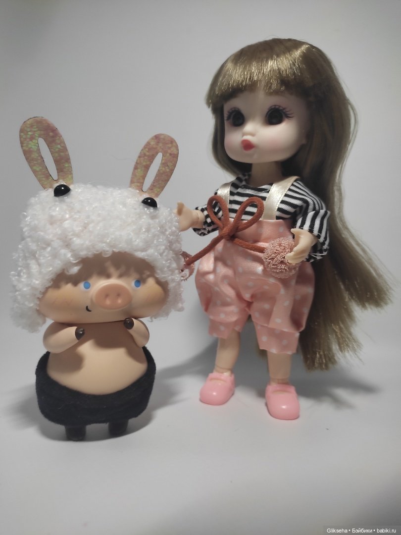 Чуня - блогер - кукольник распаковывает куколку в ДЕНЬ КУКОЛЬНИКА