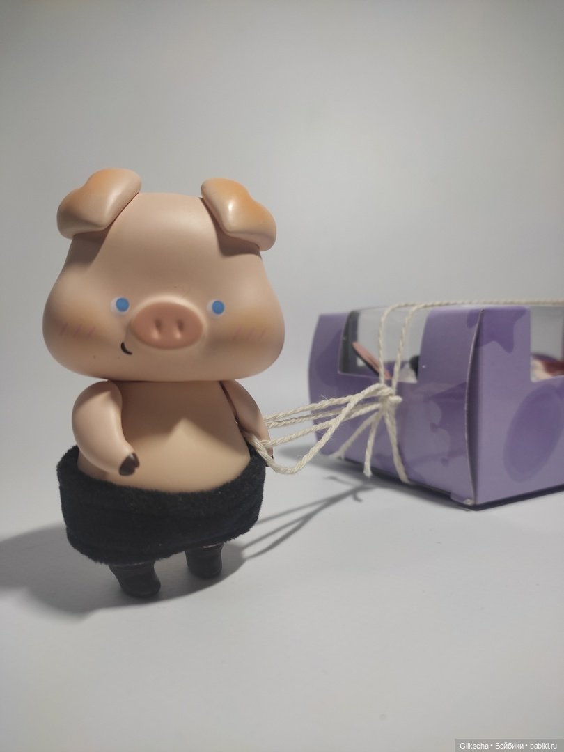 Чуня - блогер - кукольник распаковывает куколку в ДЕНЬ КУКОЛЬНИКА