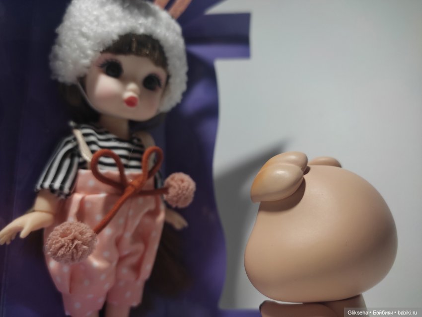 Чуня - блогер - кукольник распаковывает куколку в ДЕНЬ КУКОЛЬНИКА