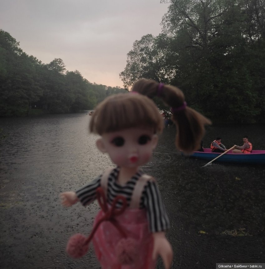 Как Ксюша в дождь гулять ходила