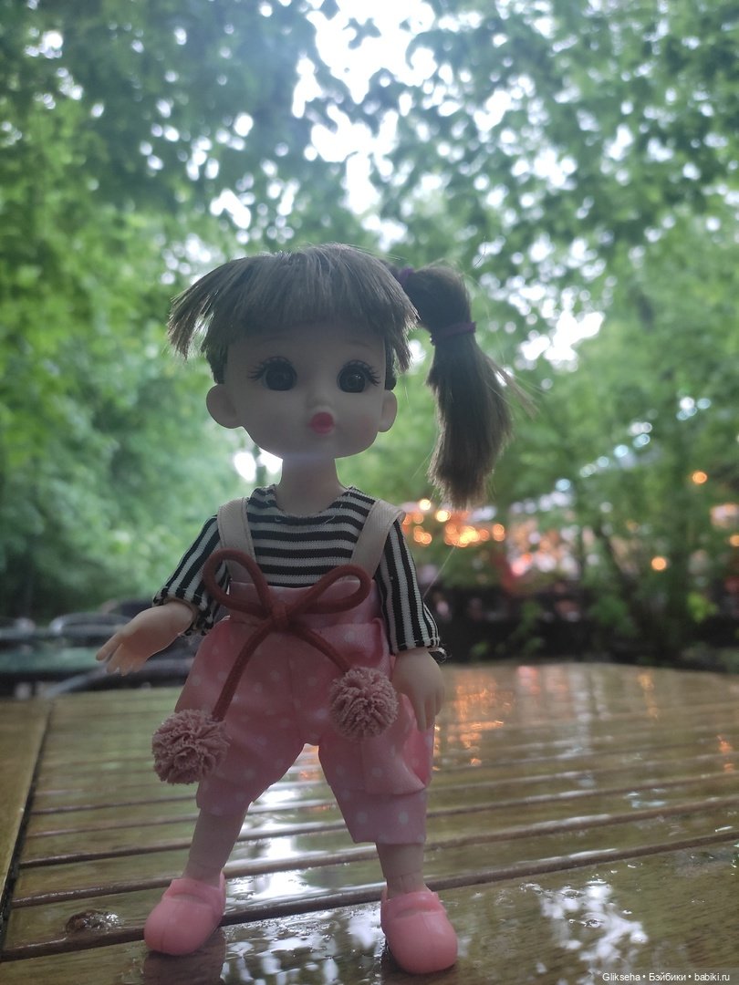 Как Ксюша в дождь гулять ходила