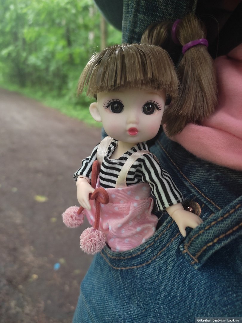 Как Ксюша в дождь гулять ходила