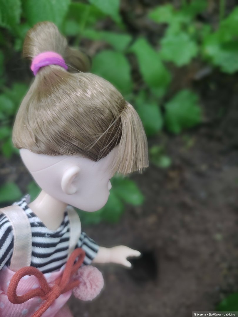 Как Ксюша в дождь гулять ходила